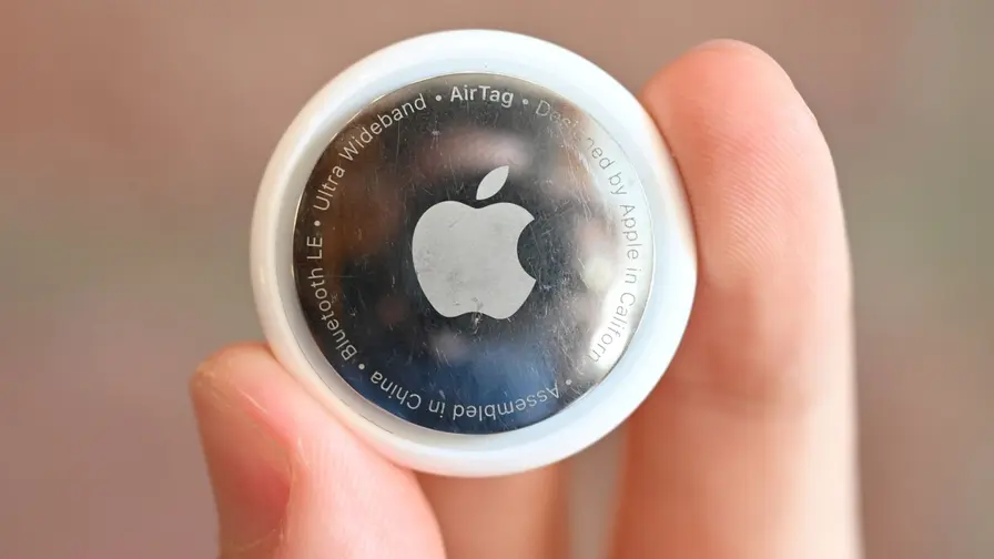 Apple pauser AI-kamera-wearable i AirTag-størrelse