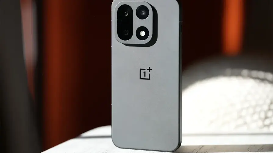 OnePlus Ace 7 får aktiv køleventilator og Snapdragon-eliten